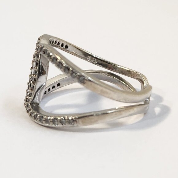 Vid Clip Sparkling! 925 Interlocking Criss Cross Pave Ring Size 7.5-8 - Picture 9 of 13